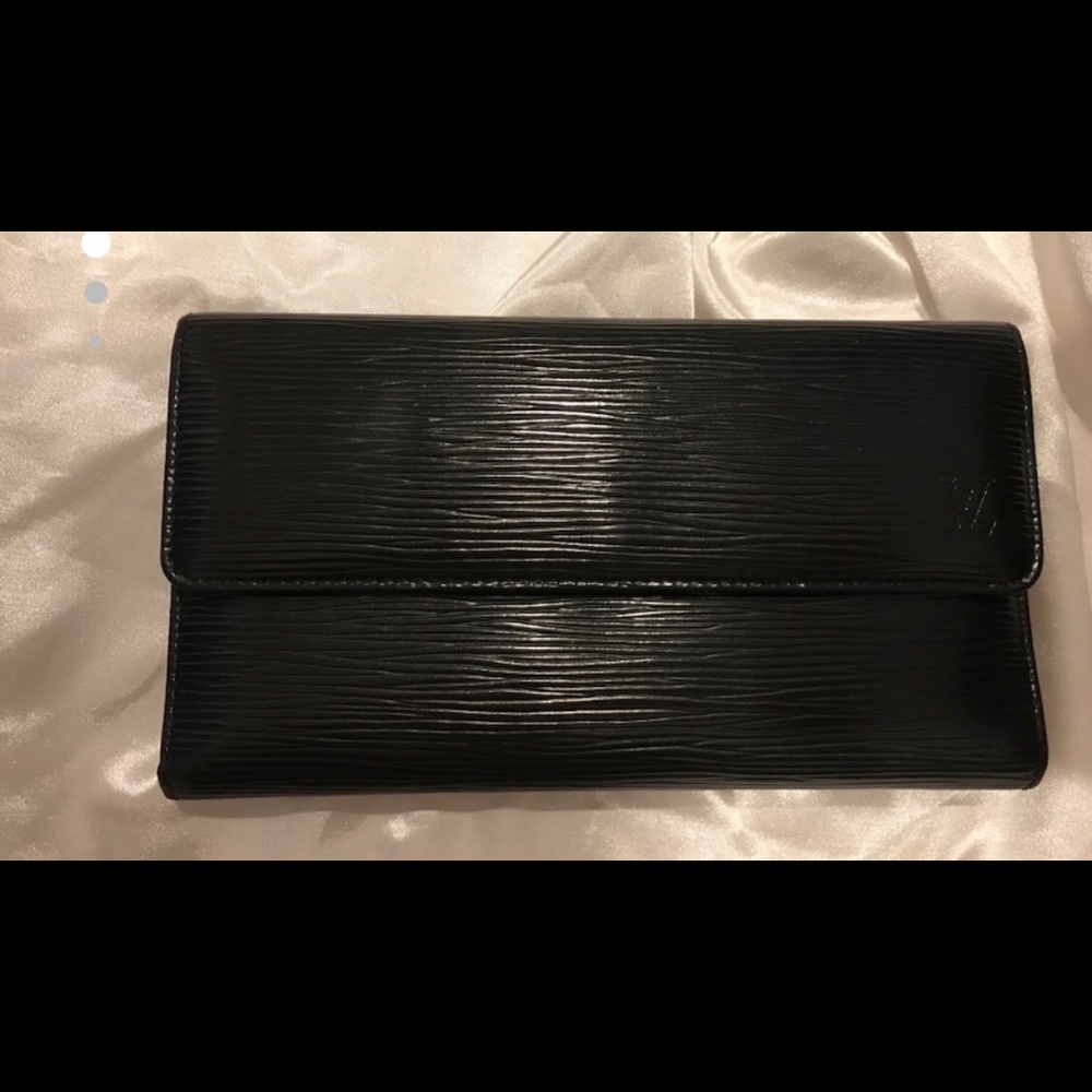 Louis Vuitton Epi Trifold Wallet - Black